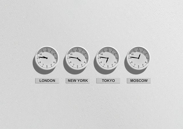 異なる国の時間帯の写真